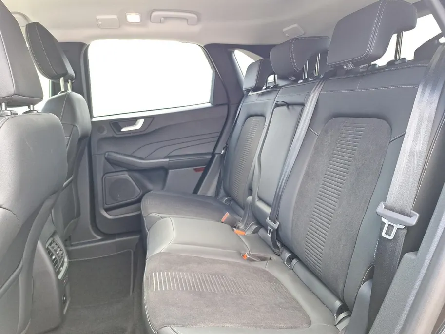 Ford Kuga 2.5 PHEV Active X | Winterpack | Matrix Ledkoplampen | El. Trekhaak | 18' Lichtmetaal | 360Camera | B&O Audio | El. vert. voorstoelen | Adaptive cruisecontrol | Dodehoekdetectie | Halfleer | Nieuw te bestellen! |