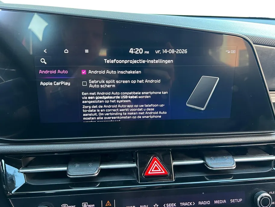 Kia Niro 1.6 GDi Hybrid DynamicLine Edition | Elektrisch Verstelbare Bestuurdersstoel | Dodehoekdetectie | Apple Carplay / Android Auto | Navigatiesysteem | Licht + Regensensor | Parkeersensoren Voor + Achter | Camera Achter | Cruise Control Adaptief | Rijstrookse