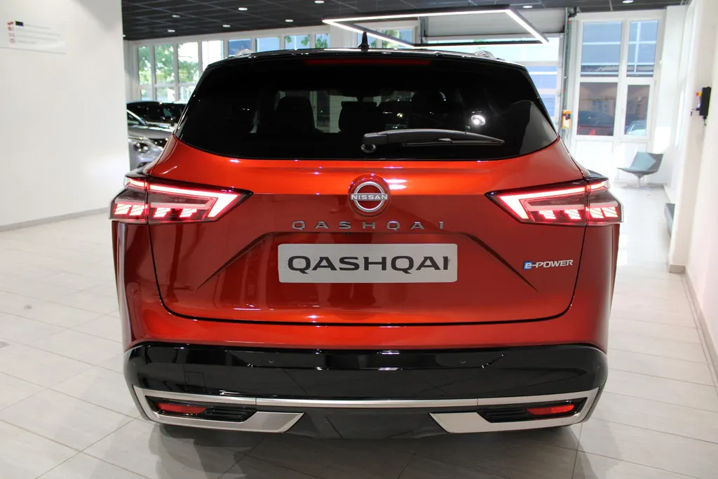 Nissan QASHQAI 1.3 MHEV Xtronic Tekna Plus | 1800KG TREKGEWICHT | €5.000,- VOORRAAD KORTING! | FULL OPTION |