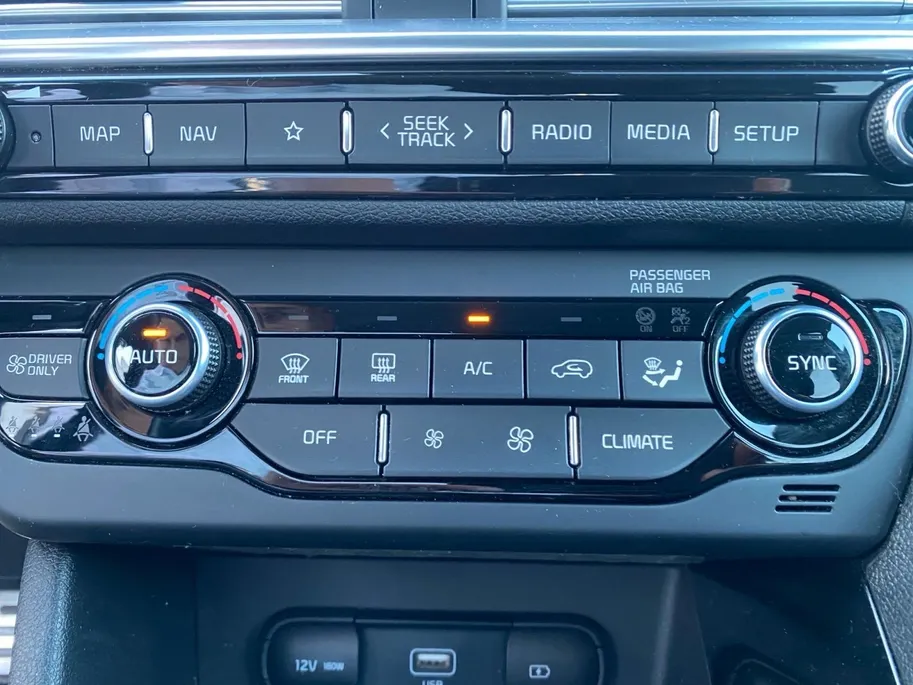 Kia Niro 1.6 GDi PHEV DynamicPlusLine | Climate control | Leder | Stoel,- en stuurverwarming | Keyless | Navigatie | Dodehoek detectie | 16 inch LM-velgen | Parkeercamera |