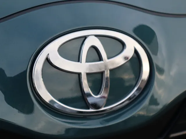 Toyota Yaris 1.5 Hybrid 115 Dynamic Comfort Pack | V+A Sensoren | Stoel & St