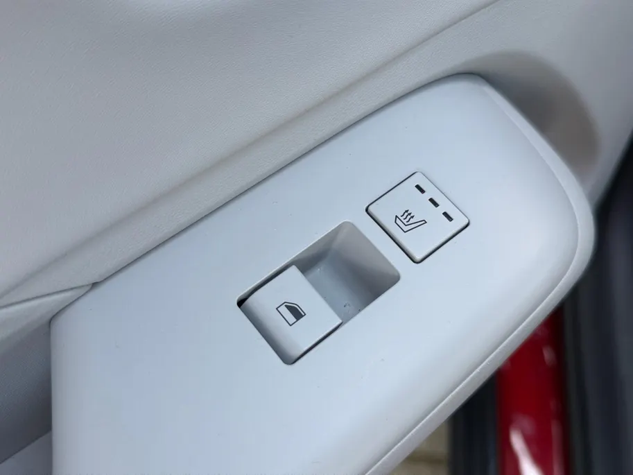 Hyundai Kona 1.6 GDI HEV Premium Sky | Lederen Bekleding| Stoelverwarming v+a| Schuif-kanteldak| Elekrtrisch verstelbare stoelen met geheugen| Dode hoeksensor| MOOIE AUTO