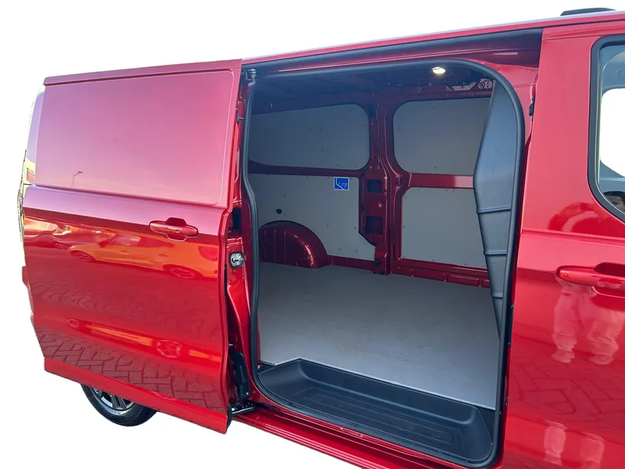 Ford Transit Custom 320 2.5 PHEV L2H1 Limited | BPM vrij! | Elek. Trekhaak | 2300KG Trekgewicht | Parkeercamera | Adaptieve Cruise Control | Dodehoek Detectie | Winter Pack |