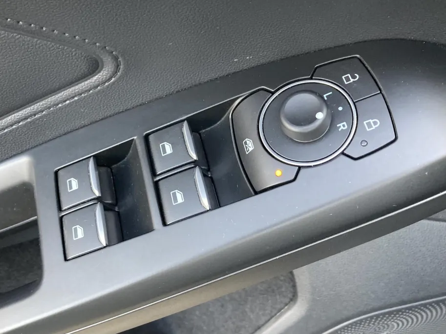 Ford Focus 1.0 EcoBoost 100 pk Connected Navigatie - Apple Carplay/ Android Auto- Stoelhoogte verstelling passagier   - NIEUW MODEL