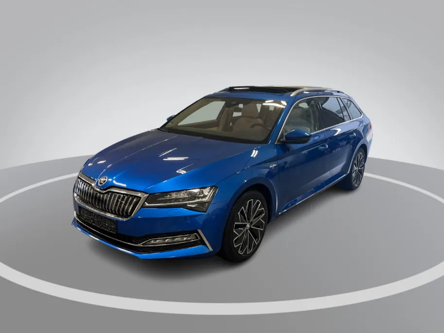 Škoda Superb Combi 1.4 TSI iV 218pk DSG Laurin & Klement · Panoramadak · 360 Camera · Inklap. Trekhaak · Elek. Stoelen + Geheugen · Matrix LED ·