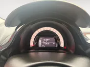Renault Twingo Z.E. R80 Intens | Elektrisch | Stoelverwarming | Parkeersensoren | Camera | SOH 96.0% | Bluetooth | Cruise & Climate Control | Volledig Dealer Onderhouden | 12 Maanden BOVAG Garantie