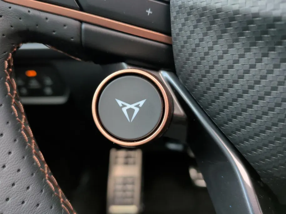 CUPRA Formentor 1.5 TSI e-Hybrid Business | Panoramadak | Stuur verwarming etc!  | SUPER DIK EN SUPER NIEUW INCL. FABRIEKSGARANTIE!