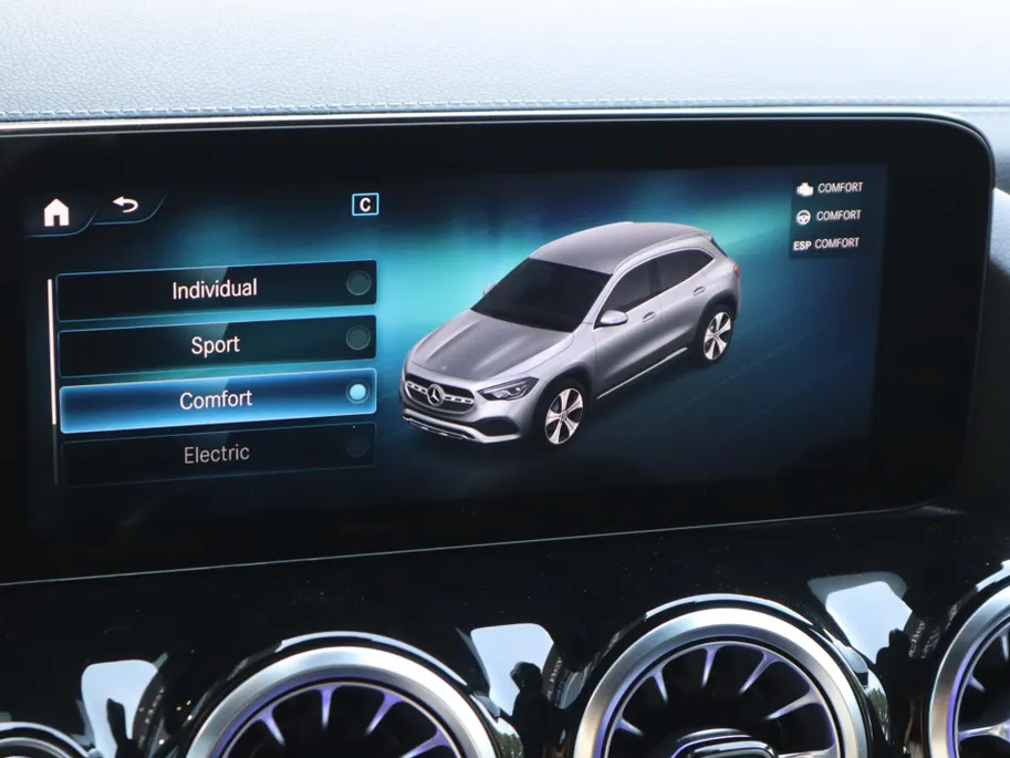 Mercedes-Benz GLA 250 e AMG Line l Stoelverwarming l Leder l Achteruitrij camera