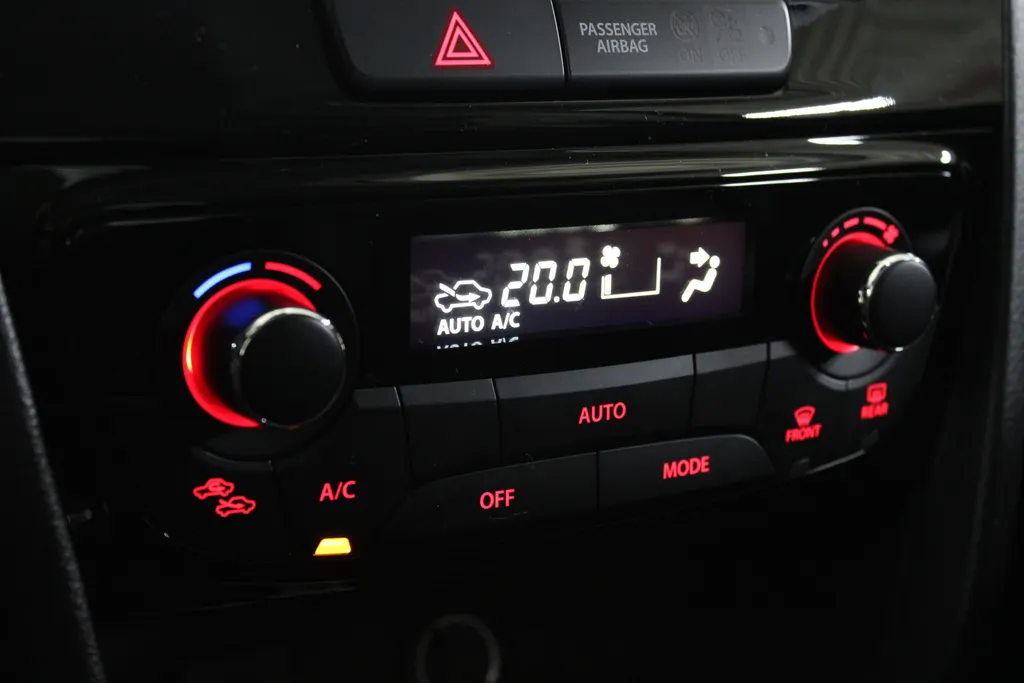 Suzuki Vitara 1.4 Boosterjet Smart Hybrid Style / Camera / Led verlichting / Navigatie / Adaptive cruise control /
