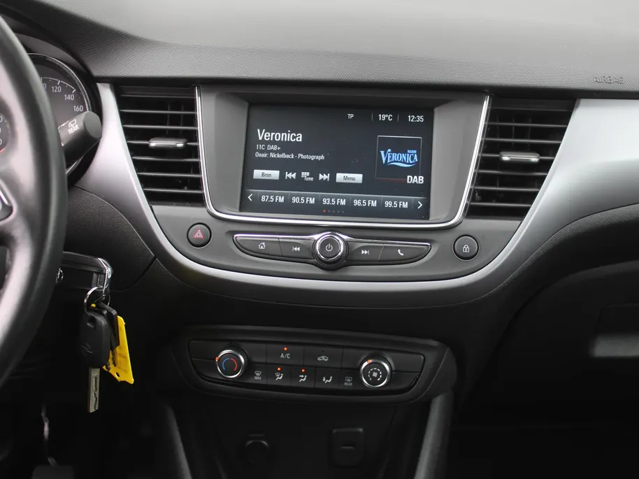 Opel Crossland 1.2 Edition | Trekhaak | Camera | Parkeersensor v+a | Android Auto/Apple Carplay | LED | Cruise | Airco |