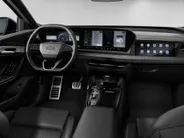 Audi Q6 e-tron S edition 83 kWh 252 PK · Adaptieve luchtvering · Glazen panoramadak · Trekhaak elek. wegklapbaar