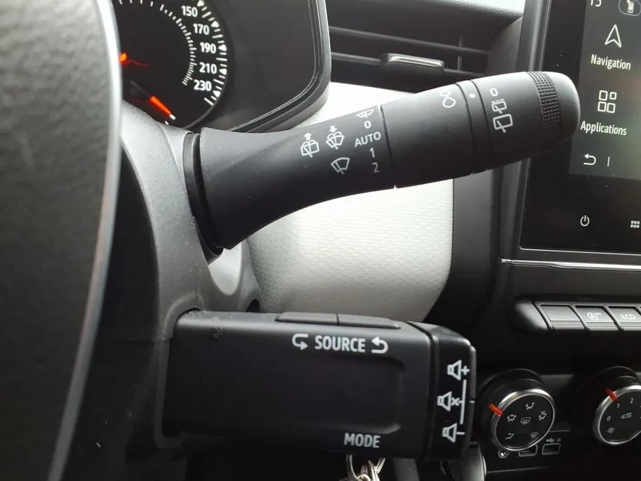 Renault Clio 1.0 TCe 90 Evolution Navigatie | Camera | Bluetooth | Parkeersensoren | LMV | Airco | 12 Maanden BOVAG Garantie
