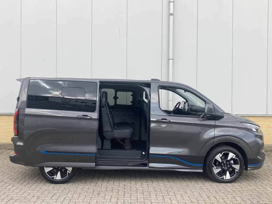 Ford Transit Custom 320 2.0 TDCI 170 pk L1H1 Sport DC AWD Dubbele Cabine - AWD - Elektrische schuifdeuren - Wegklapbare Trekhaak - 360gr Camera