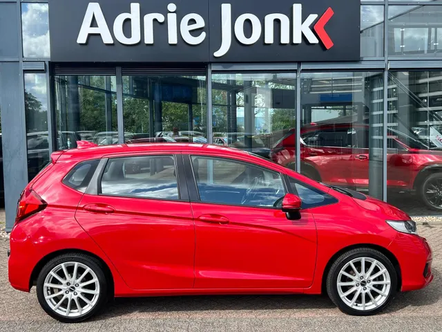 Honda Jazz 1.3 i-VTEC Comfort 102pk AUTOMAAT | TREKHAAK | NAVIGATIE | PARKEERSENSOREN V+A | STOELVERWARMING | 17' LM VELGEN |