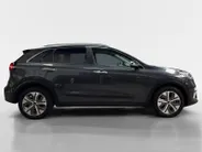 Kia e-Niro DynamicPlusLine 64 kWh Dealer onderhouden | Stoel + stuurverwarming | Climate control | 3 Fase laden |