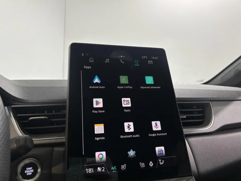 Renault Captur 90PK TCe Techno | Pack Winter | Navi | Climate Control | Camera | Parkeersensoren | Apple CarPlay/Android Auto | Lichtmetalen Velgen | Full LED | Armsteun | Digital Cockpit |