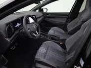 Volkswagen Golf 1.5eTSI/130PK R-Line DSG Volkswagen Golf 1.5eTSI/131PK R-Line DSG · Panoramadak · Apple/Android Car Play · Stoel & Stuurverwarming · Navigatie · LED ·