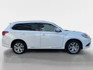 Mitsubishi Outlander 2.4 PHEV Pure+ | Automaat | Keyless start | Keyless entry | Stoel Verwarming | Trekhaak | Cruise control |