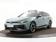 Volkswagen Passat Variant 1.5 eHybrid 272pk DSG R-Line Edition · Panoramadak · Inklap. Trekhaak · 360 Camera · Keyless · Matrix LED · Elek. Achterklep · Head-Up Display · Garantie t/m 13-11-2030 of 100.000km
