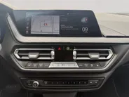 BMW 1 Serie Limousine 118i Sport Line Apple/Android draadloos | Automaat | Climate Con