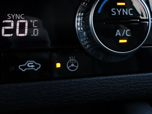 Mitsubishi Outlander 2.4 PHEV Intense+ | Stoel/Stuur Verwarming | Apple/Android Auto | 360* Camera |