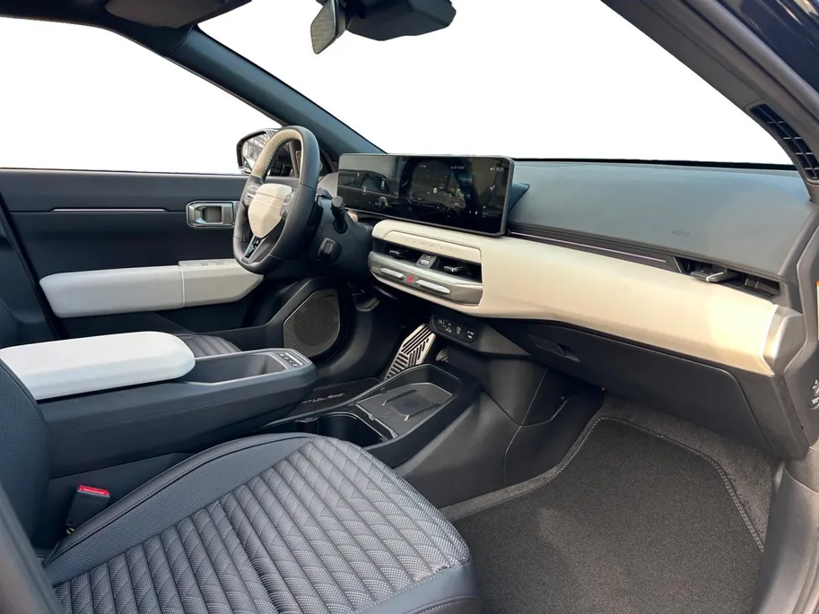 Kia EV4 Hatchback GT-PlusLine 81.4 kWh | Schuif/kanteldak | Lederen bekleding | 360 Graden camera | Head up display | Elektrische achterklep | Elektrische stoel verstelling met geheugen | Stoel verwarming + ventilatie voor | Dodehoek camera | Draadloze oplader | 