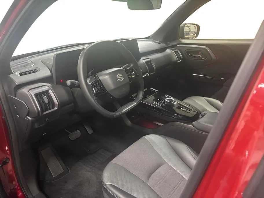 Suzuki e Vitara Style 61 kWh | €2000 euro inruil premie | V.a. €575 in de private lease | Tot 10 jaar garantie