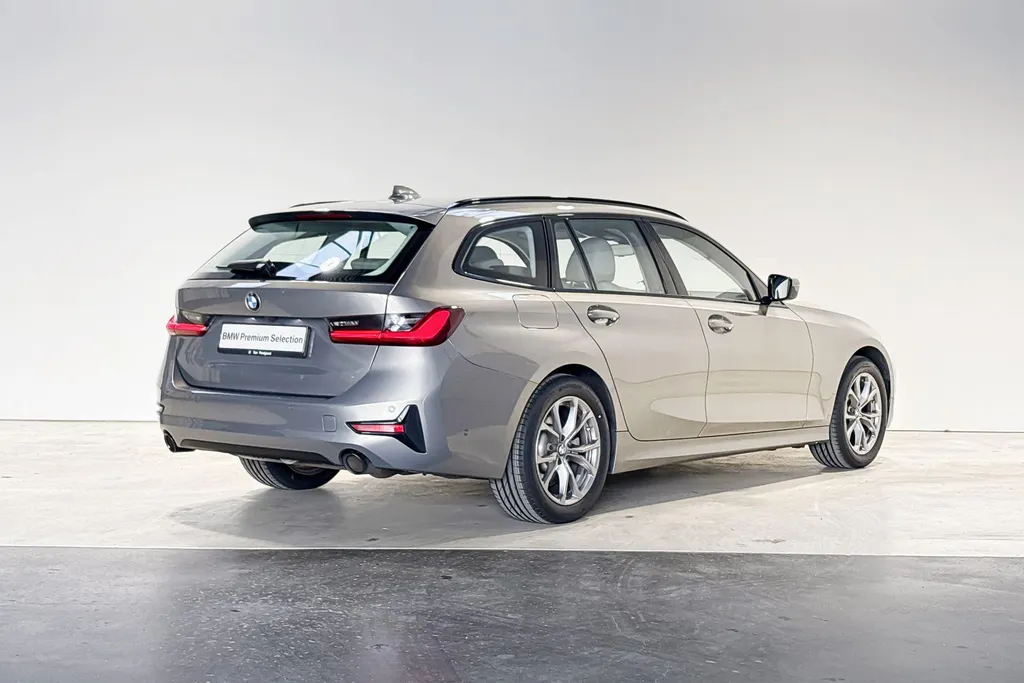 BMW 3 Serie Touring 330i Business Edition Plus High Executive