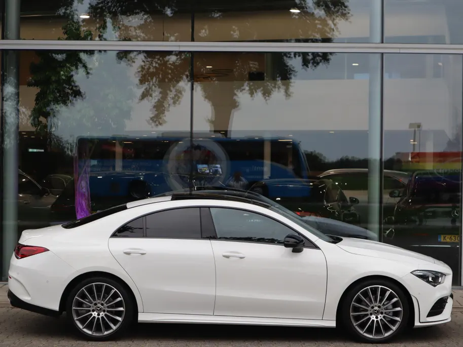 Mercedes-Benz CLA 200 AMG Line l Panoramadak l Stoelverwarming l Carplay