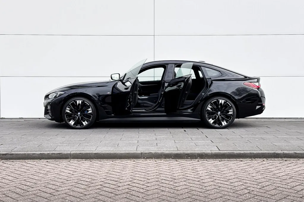 BMW i4 eDrive35 70 kWh