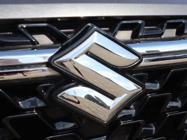 Suzuki S-Cross 1.4 BoosterJet Hybrid Select | Carplay | Trekhaak | All Seasons VERKOCHT
