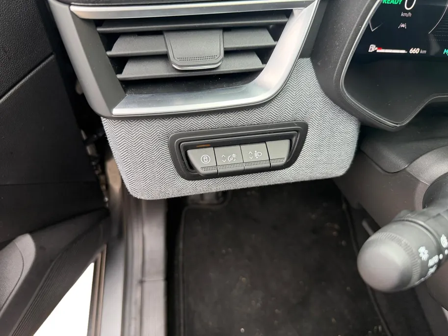 Renault Clio 1.6 E-Tech Full Hybrid 145 techno | Automaat | Camera | Apple Carplay & Android Auto | Parkeersensoren | Cruise & Climate Control | 12 Maanden BOVAG Garantie