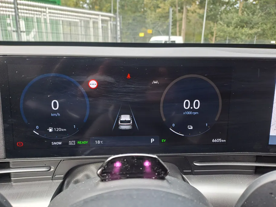 Hyundai Kona 1.6 GDI HEV Comfort Smart AUTOMAAT | Trekhaak | Stoel/Stuur verwarming | Camera | Navigatie | Adaptieve Cruise | Apple Carplay/Android Auto | Hybride