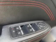 Renault Arkana 145PK E-Tech Hybrid R.S. Line Automaat | 1e eigenaar | 9,3' Navi | Camera | Climate Control | Adaptive Cruise Control | Stoel + Stuurwiel verwarming | Apple CarPlay/Android Auto | Parkeersensoren | Lichtmetalen Velgen |