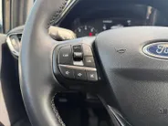 Ford Fiesta 1.0 EcoBoost Hybrid Titanium | Dealer onderhouden | NL auto | Winter pack | Parkeersensor achter | Navigatie via carplay | Apple carplay & Android auto | Cruise control | Bovag garantie |