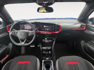 Opel Mokka-e GS Line 50-kWh 11kw bl. | 1e Eigenaar | SOH 99% | Navigatie | Stoel/Stuurverwarming | Adapt. Cruise Control | Apple/Android Carplay | 12 maanden Bovag ! |