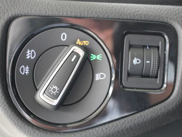 Volkswagen Golf 1.4 TSI Business Edition Connected Navigatie | Camera | Panoramadak | Sportstoelen