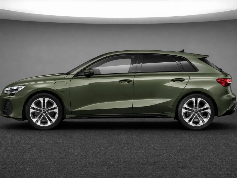 Audi A3 Sportback 40 TFSI e-hybrid S edition 204 PK · Tech plus · SONOS premium 3D · Optiekpakket zwart plus