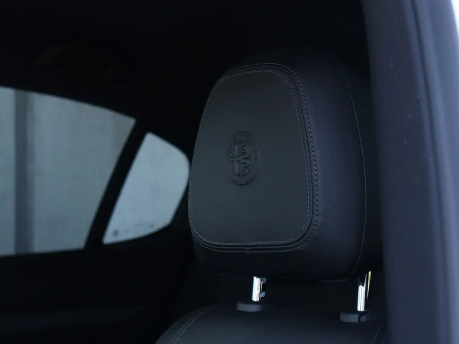 Alfa Romeo Stelvio 2.0 Turbo 280 PK AWD Veloce | Navi | Carplay | Driver | 20'