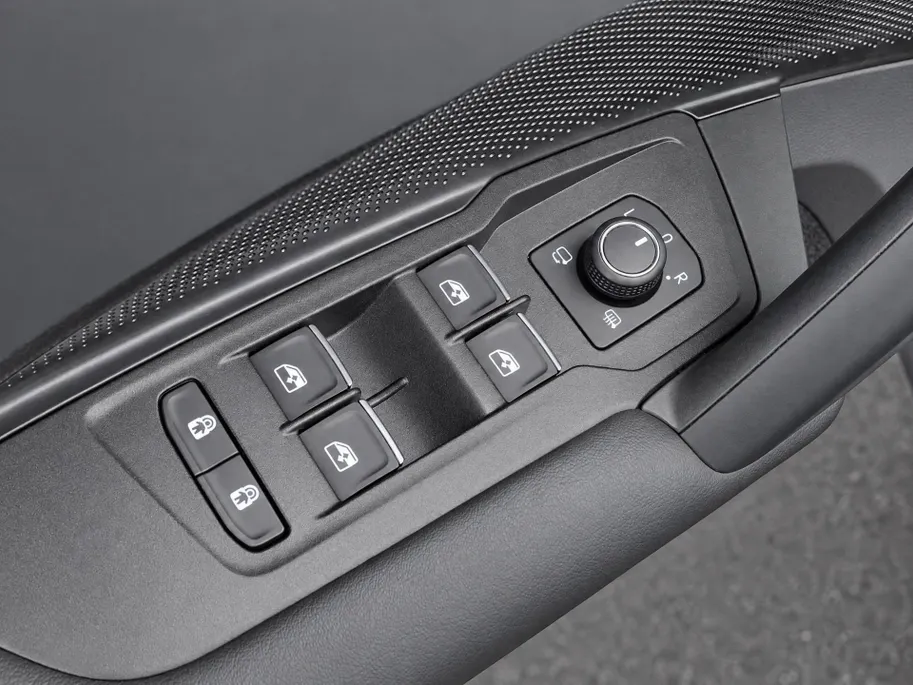 Volkswagen Tayron 1.5eHybrid 150kW/204PK Life Edition · Panoramadak · Harman/Kardon sound · 360°Camera · Garantie t/m 12-02-2031 of 100000km.