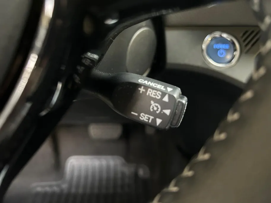 Toyota Yaris 1.5 Hybrid Dynamic | Apple Carplay / Android Auto | Parkeersensoren Voor | Parkeercamera Achter | Lichtsensor + Regensensor | Cruise Control | Rijstrooksensor | 15'Lichtmetalen Velgen