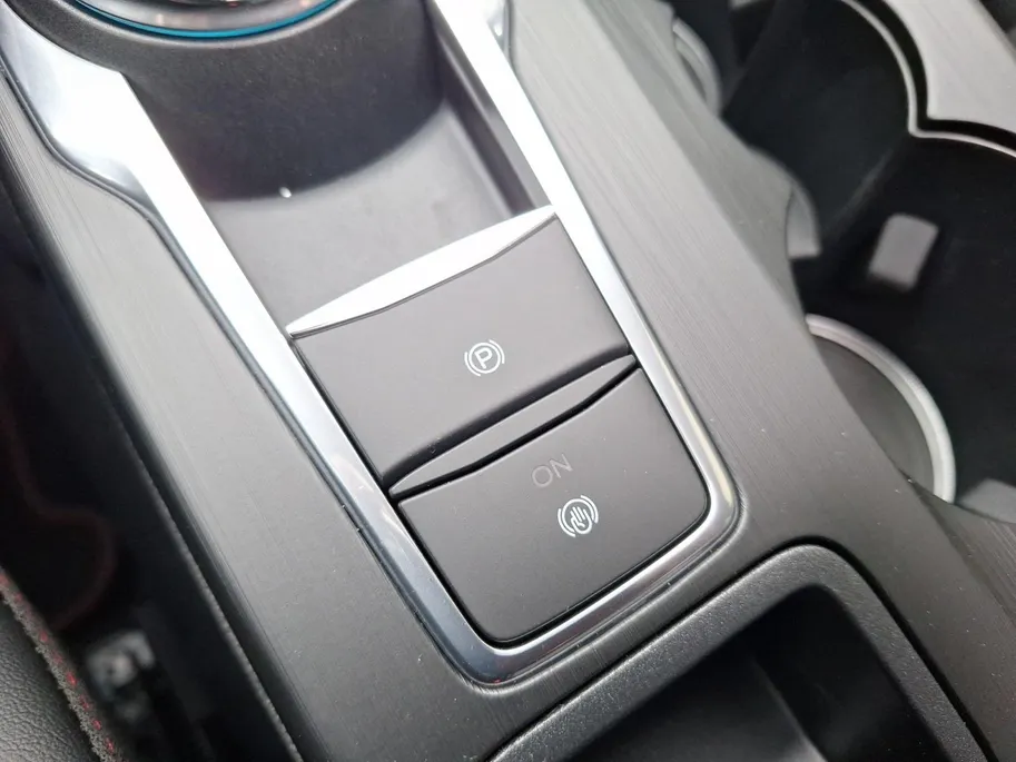 Ford Kuga 2.5 PHEV ST-Line X | Winterpack | Driver assistancepack | El. Trekhaak | Panoramadak | 19' Lichtmetaal | 360Camera | El. Achterklep | Adaptive cruisecontrol | El. bestuurderstoel | Matrix Led koplampen | Halfleer | Dodehoekdetectie | B&O Audio | AGR-Stoel