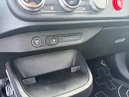 Renault Twingo urban range techno 27.5 kWh | Camera | Adaptieve Cruisecontrol | Airco | Stoelverwarming | Apple Carplay & Android Auto | Rijdende Demo | Beschikbaar vanaf November 2026