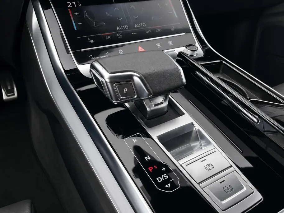 Audi Q8 55 TFSIe 280kW/381PK quattro Pro Line S · Panoramadak · Leder · 360°Camera + Parkeersensoren · Trekhaak ·