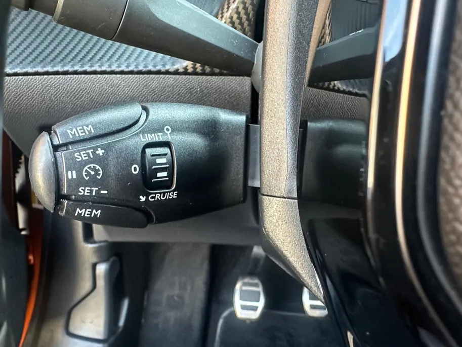 Peugeot 2008 1.2 PureTech GT-Line | 360 Camera | Navigatie | Cruise & Climate Control | Apple Carplay & Android Auto | 3D Cockpit | Dodehoek Detectie | 12 Maanden BOVAG Garantie
