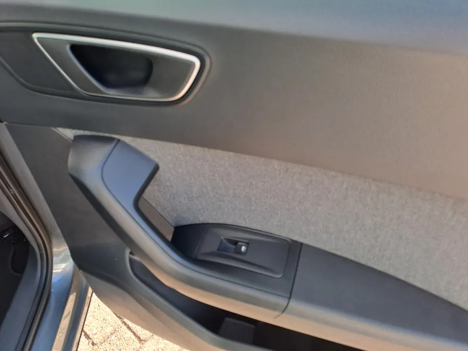 SEAT Ateca 1.5 TSI Style Business Intense | Keyless start | ECC | Navigatie | Camera | Cruise control adaptief | Apple Carplay/Android Auto | 17'' LM