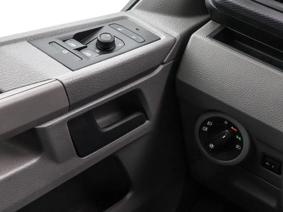 Volkswagen Bedrijfswagens Transporter 2.0 TDI L1H1 28 · Camera · Trekhaak · Apple/Android Car Play · Navigatie · Cruise Control · Vloerplaat · 16'' Inch · Garantie t/m 01-04-2028 of 100.000km