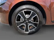 Renault Clio Estate 90PK TCe Expression | Navi | Armsteun | Bleutooth | Cruise Control | Lichtmetalen Velgen | Airco | USB | Leder Stuurwiel |