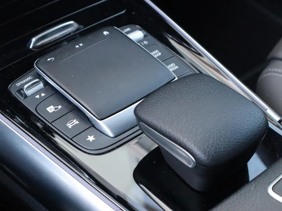Mercedes-Benz EQA 250 Business Solution Luxury 67 kWh l Keyless l Panoramadak l Stoelverwarming