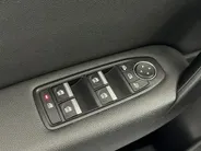 Renault Captur 1.6 E-Tech PHEV 160 Intens | Groot Scherm + Navigatie | Parkeercamera | Cruise Control
